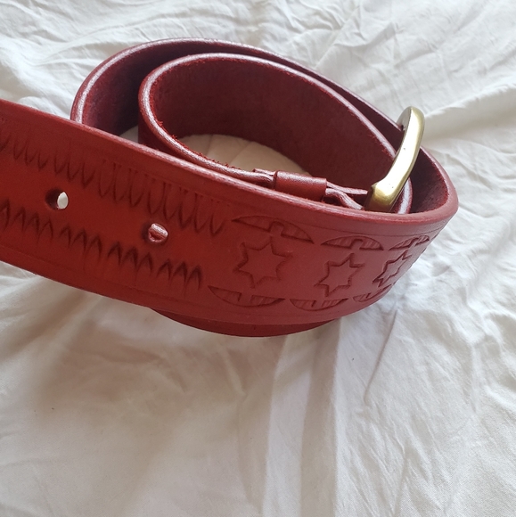 Red leather belt - Picture 5 of 9